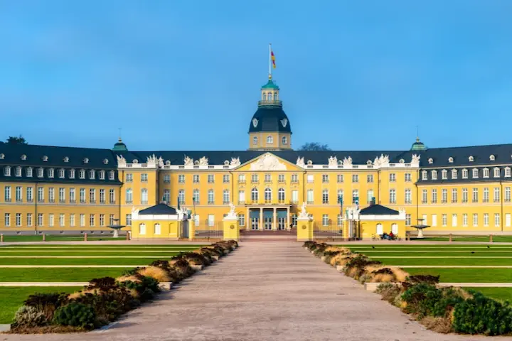 Karlsruhe & Umgebung – Persönlich. Regional. Vor Ort.